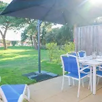 Maison Mitoyenne De - Piscine Commune Et Espaces Verts - 4 Personnes Vakantiehuis