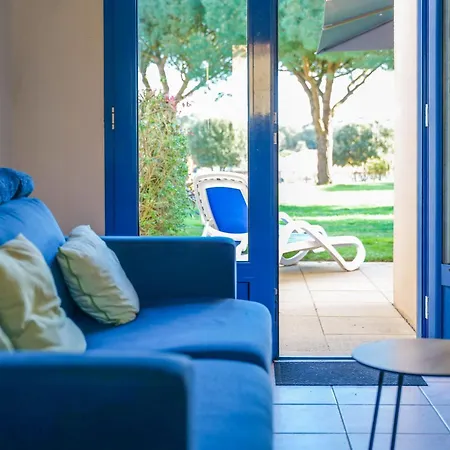 Maison Mitoyenne De - Piscine Commune Et Espaces Verts - 4 Personnes