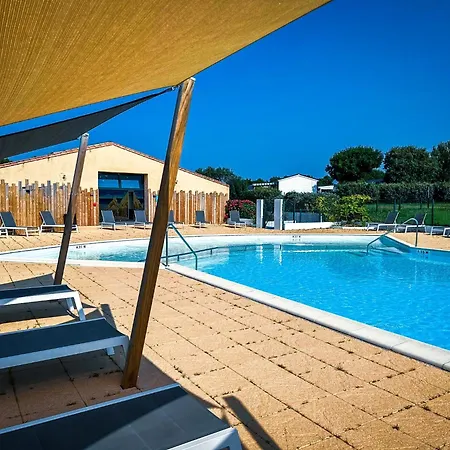 Maison Mitoyenne De - Piscine Commune Et Espaces Verts - 4 Personnes Nyaraló Talmont-Saint-Hilaire