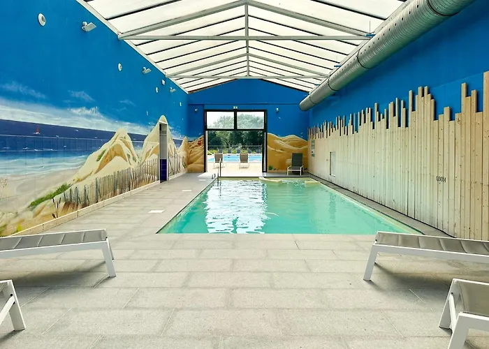 Maison Mitoyenne De - Piscine Commune Et Espaces Verts - 4 Personnes